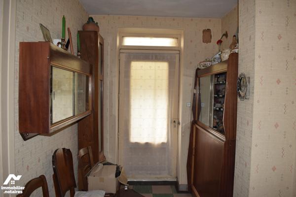 Maison avec dépendances et atelier situés à VILLIERS LE ROUX Terrain de 3500m2