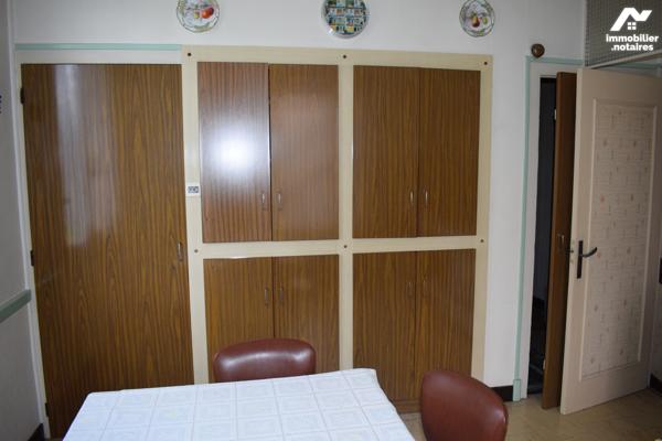 Maison avec dépendances et atelier situés à VILLIERS LE ROUX Terrain de 3500m2