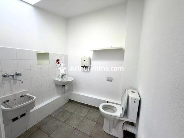 Location Local commercial 10 pièces 224 m2 à Bondoufle