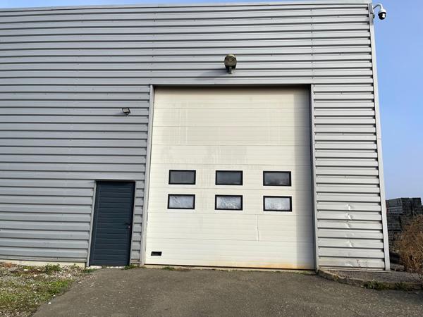 A LOUER, un local d'activité sur Louvigné , Louvigne