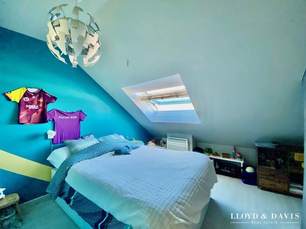 Immeuble · Restaurant 150 m² + Appartement Rénové · Centre-Bourg · 10 min de Nantes — Thouaré-sur-Loire