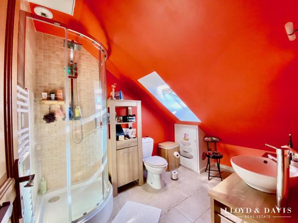 Immeuble · Restaurant 150 m² + Appartement Rénové · Centre-Bourg · 10 min de Nantes — Thouaré-sur-Loire