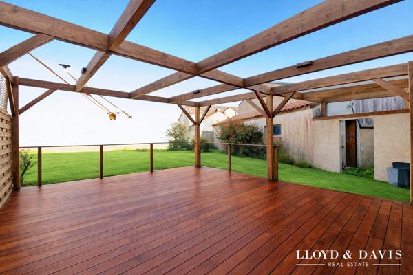 Immeuble · Restaurant 150 m² + Appartement Rénové · Centre-Bourg · 10 min de Nantes — Thouaré-sur-Loire