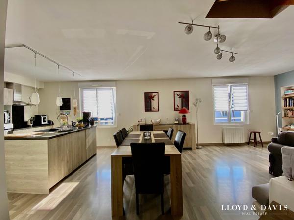 Immeuble · Restaurant 150 m² + Appartement Rénové · Centre-Bourg · 10 min de Nantes — Thouaré-sur-Loire