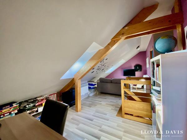 Immeuble · Restaurant 150 m² + Appartement Rénové · Centre-Bourg · 10 min de Nantes — Thouaré-sur-Loire