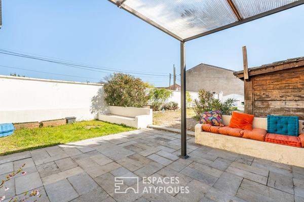 Maison avec terrasse, cour et piscine au coeur du Beaujolais