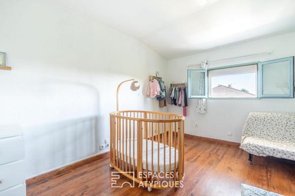 Maison avec terrasse, cour et piscine au coeur du Beaujolais