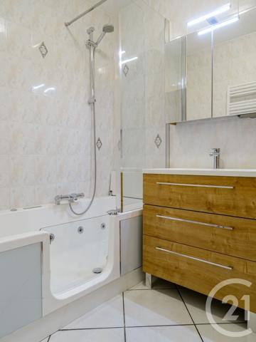 Appartement F4 à vendre  4 pièces - 87 m2 LYON - 69007