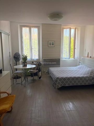 Location                                                      Studio
                        
                     1 pièces                      26 m2                     à Digne-les-Bains