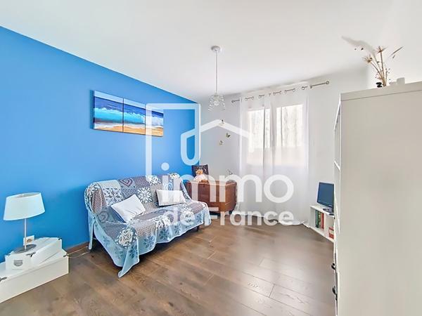 Maison contemporaine 121 m² - 4 chambres - Piscine - Terrain 721 m²