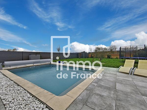 Maison contemporaine 121 m² - 4 chambres - Piscine - Terrain 721 m²