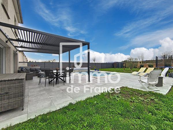 Maison contemporaine 121 m² - 4 chambres - Piscine - Terrain 721 m²