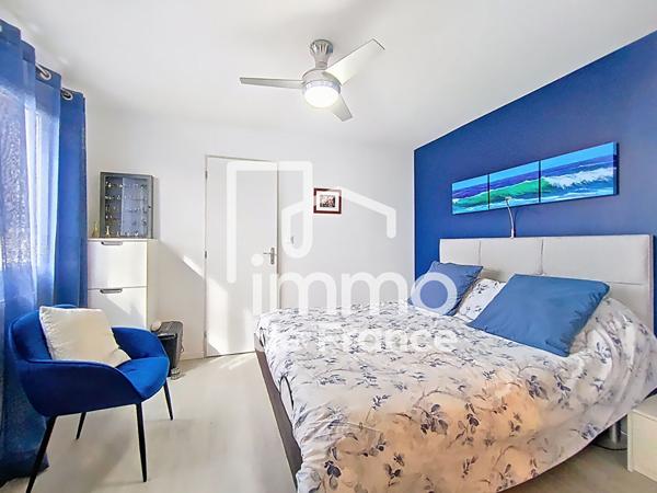 Maison contemporaine 121 m² - 4 chambres - Piscine - Terrain 721 m²