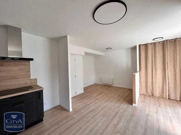 Appartement à louer 1 pièce 29.3m² Laval (53000)