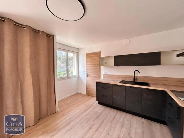 Appartement à louer 1 pièce 29.3m² Laval (53000)