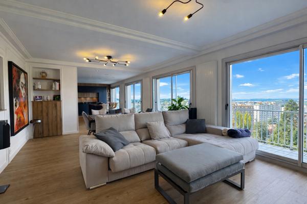 Saint-Étienne (42100) Magnifique appartement de standing de 145,81m2 avec extérieur