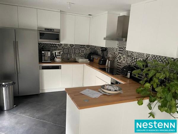 Maison récente à vendre à Vaulx-en-Velin - 4 pièces, 3 chambres dont une suite parentale, deux places de parking