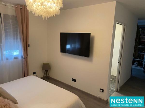 Maison récente à vendre à Vaulx-en-Velin - 4 pièces, 3 chambres dont une suite parentale, deux places de parking