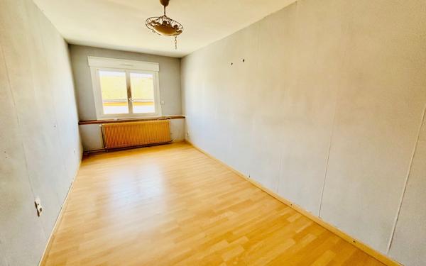Maison à vendre    4 pièces •  Neuville-sur-Sarthe