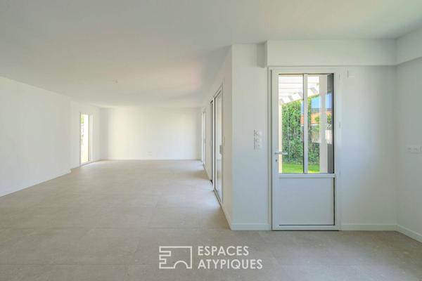 La Baule Élégance et cachet pour cette villa balnéaire neuve, clé en main, à deux pas des commerces, des écoles et des plages.