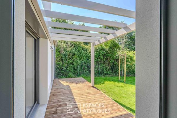 La Baule Élégance et cachet pour cette villa balnéaire neuve, clé en main, à deux pas des commerces, des écoles et des plages.