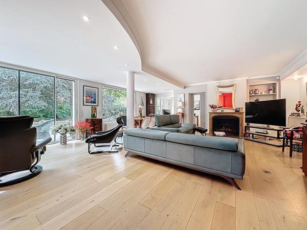 Magnifique propriété de 360 m² sur parcelle de 3000m²