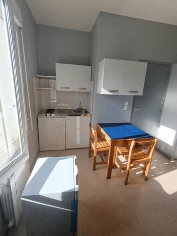 Studio meublé n°28 – 12,70 m² – 2ᵉ étage, Saint-Nazaire