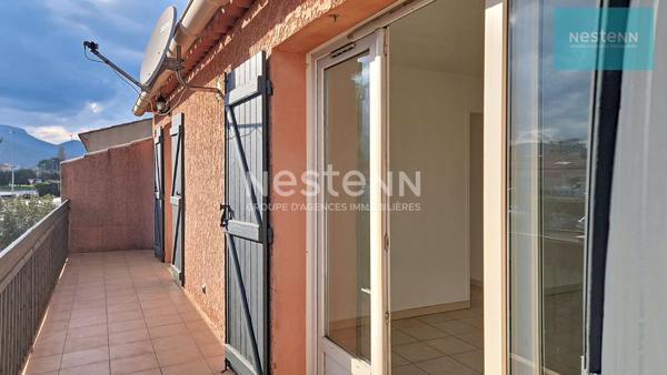 Appartement T3 avec terrasse et stationnement à Saint Maximin la Sainte Baume