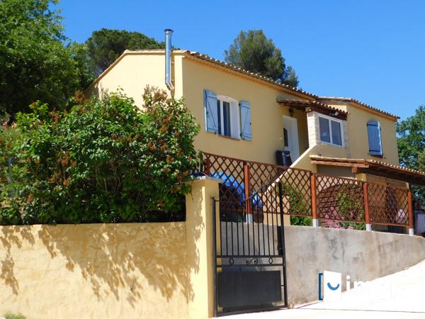 Villa de 131 m² sur un terrain de 2 331 m², avec piscine hors sol