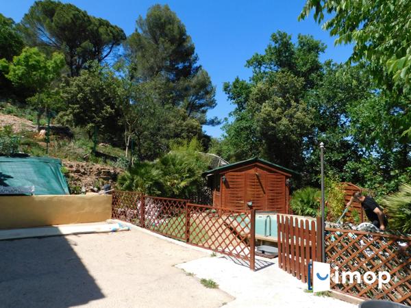 Villa de 131 m² sur un terrain de 2 331 m², avec piscine hors sol