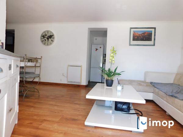 Villa de 131 m² sur un terrain de 2 331 m², avec piscine hors sol