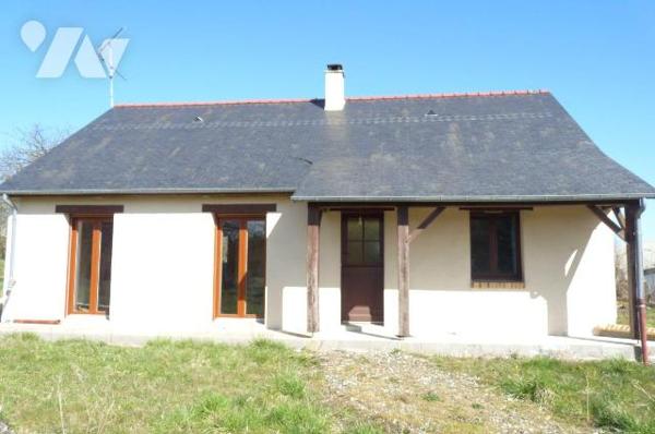 A vendre à Ambrières les vallées(53), un pavillon sur sous-sol comprenant une cuisine aménagée ...