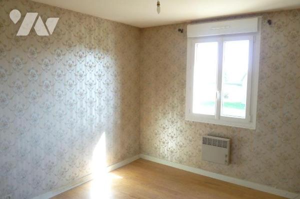 A vendre à Ambrières les vallées(53), un pavillon sur sous-sol comprenant une cuisine aménagée ...