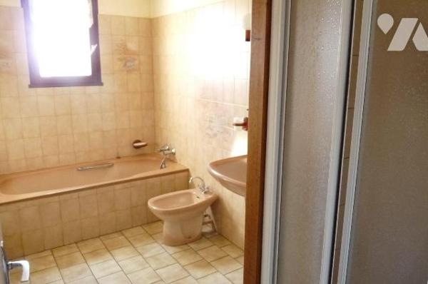 A vendre à Ambrières les vallées(53), un pavillon sur sous-sol comprenant une cuisine aménagée ...