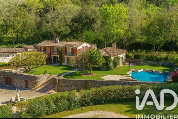 Maison à vendre 9 pièces 380 m² Cogolin