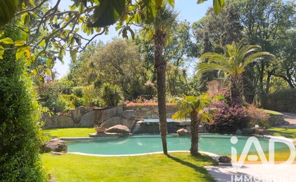 Maison à vendre 9 pièces 380 m² Cogolin