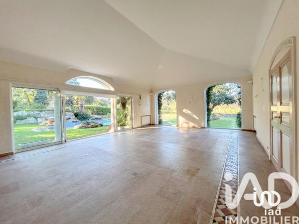 Maison à vendre 9 pièces 380 m² Cogolin