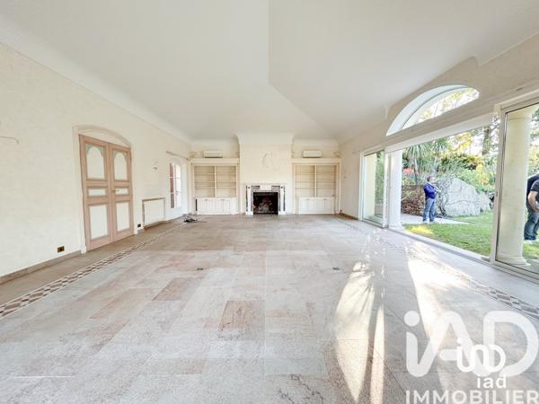 Maison à vendre 9 pièces 380 m² Cogolin