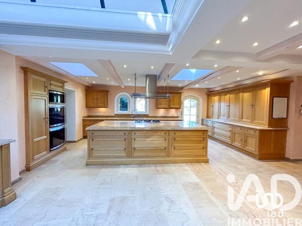Maison à vendre 9 pièces 380 m² Cogolin