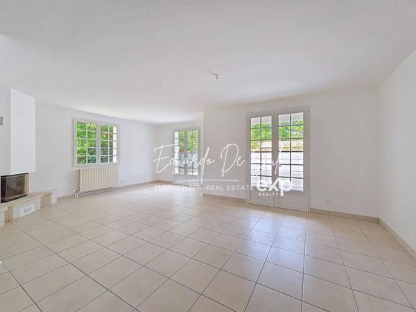 Maison plain-pied totalement rénovée de 108m², 3 chambres, au calme et classée B au DPE