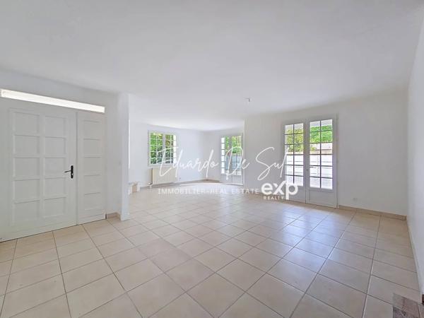 Maison plain-pied totalement rénovée de 108m², 3 chambres, au calme et classée B au DPE