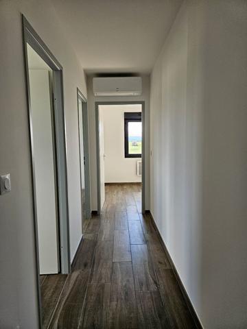 Villa neuve T6 avec garage et grand jardin Lasbordes