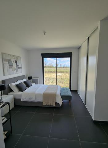 Villa neuve T6 avec garage et grand jardin Lasbordes