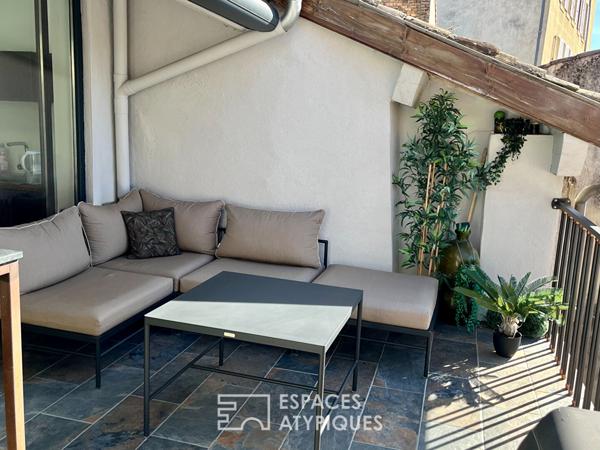 Appartement duplex rénové avec terrasse et garage dans le coeur historique