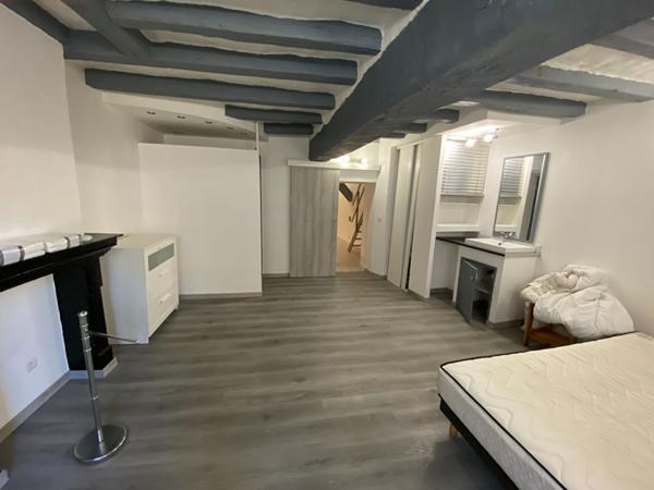 MAISON MEUBLEE - ST GERMAIN-DES-PRES 3 pièce(s) 94 m2