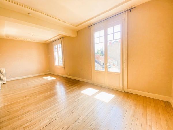 03200 VICHY - APPARTEMENT- QUARTIER DE FRANCE 3 PIÈCES  AVEC DEUX BALCONS -ET CAVE