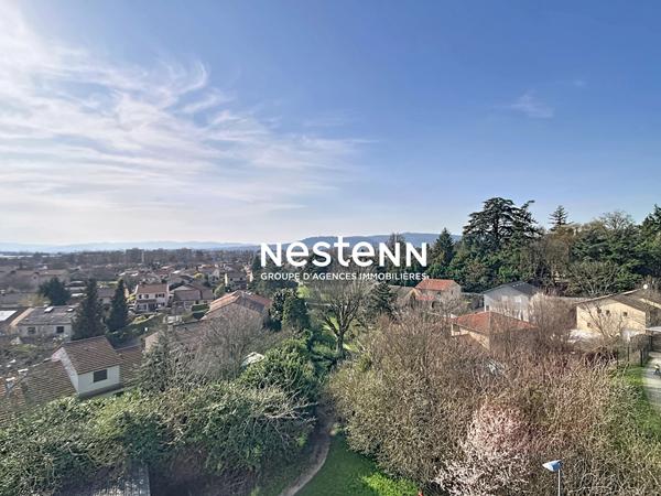 APPARTEMENT T4 RILLIEUX VILLAGE D'ENVIRON 76 M² AVEC BALCON ET GARAGE BOX FERMÉ