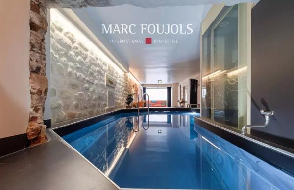 Paris VI Jardin du Luxembourg – maison de ville édifiée sur 5 niveaux avec ascenseur et piscine