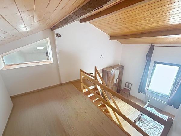 Maison de bourg T4 surprenante et atypique à COX