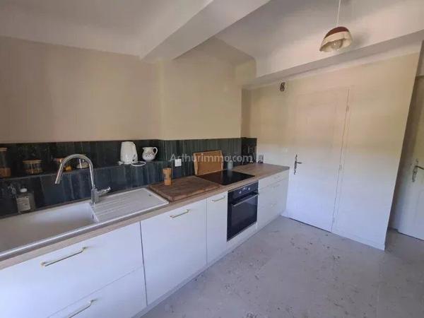 Vente                                                      Appartement
                        
                     3 pièces                      68 m2                     à Salernes